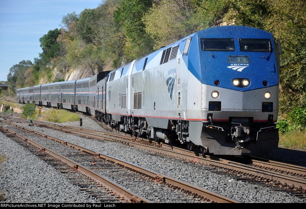 Late running eastbound "Empire Builder" comes down Short Line Hill